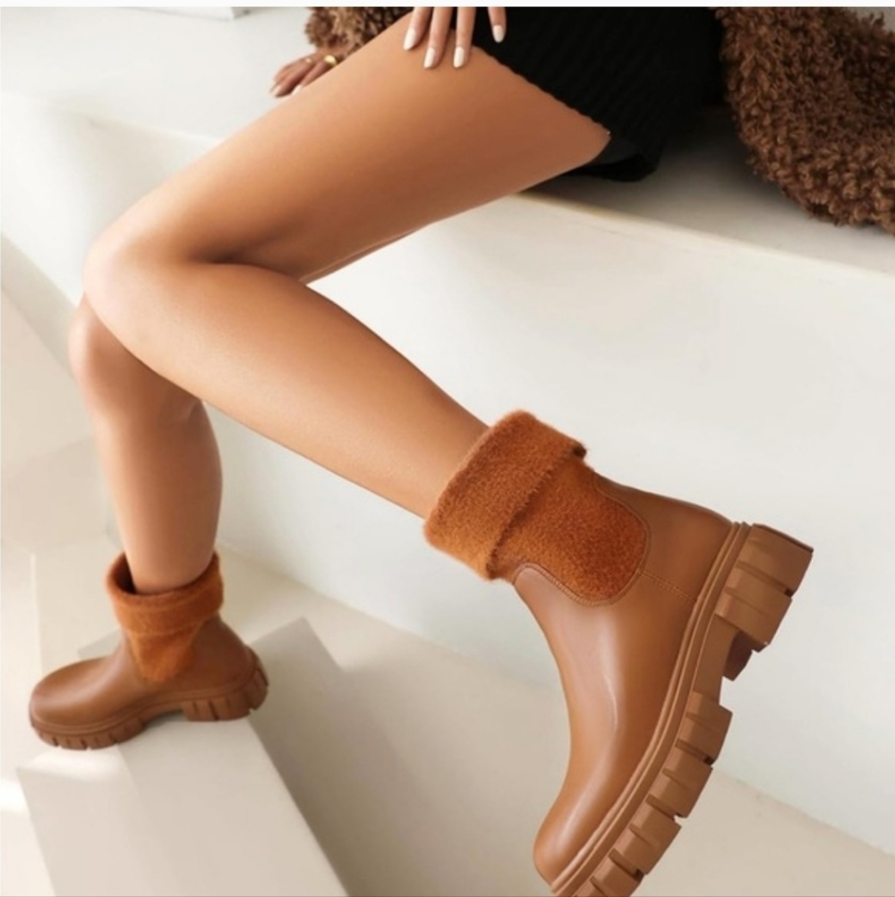 LOIRIT Women's Chelsea Chunky Heel Lug Sole Ankle Boots - NWOB - Picture 7 of 9